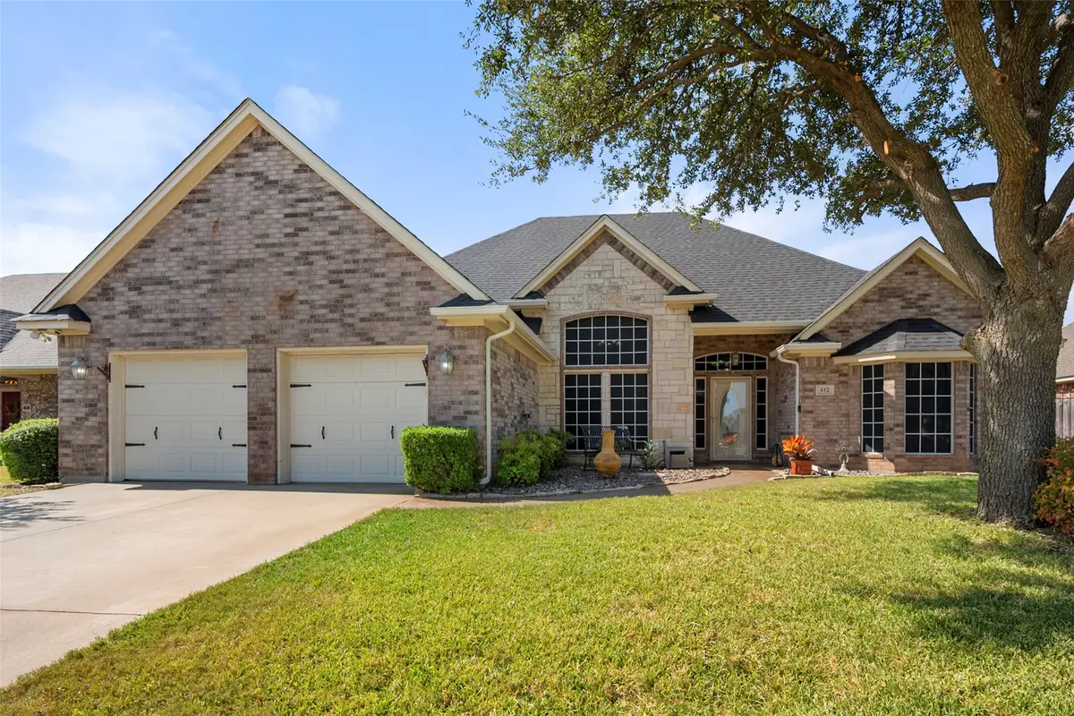 812 Bent Wood Lane, Cleburne, TX 76033 - Image #1