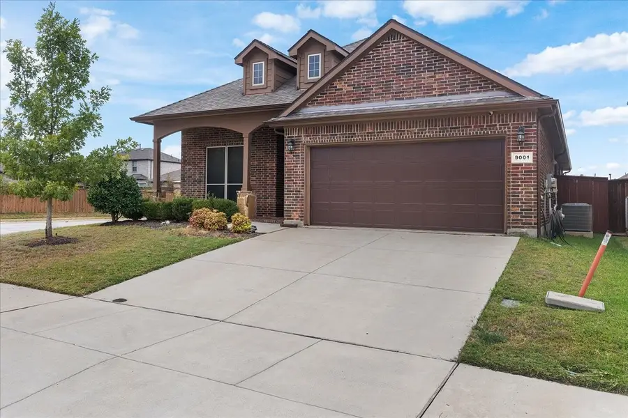 9001 Bronze Meadow Drive, Fort Worth, TX 76131 - Image #2