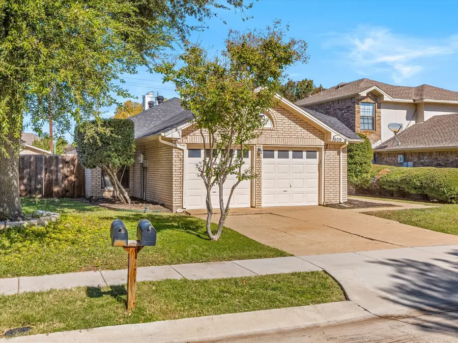 3809 Suffolk Lane, Plano, TX 75023 - Image #2