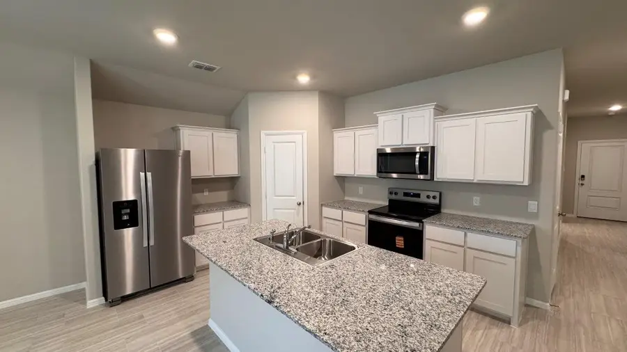 557 Arroyo Drive, Cleburne, TX 76033 - Image #2