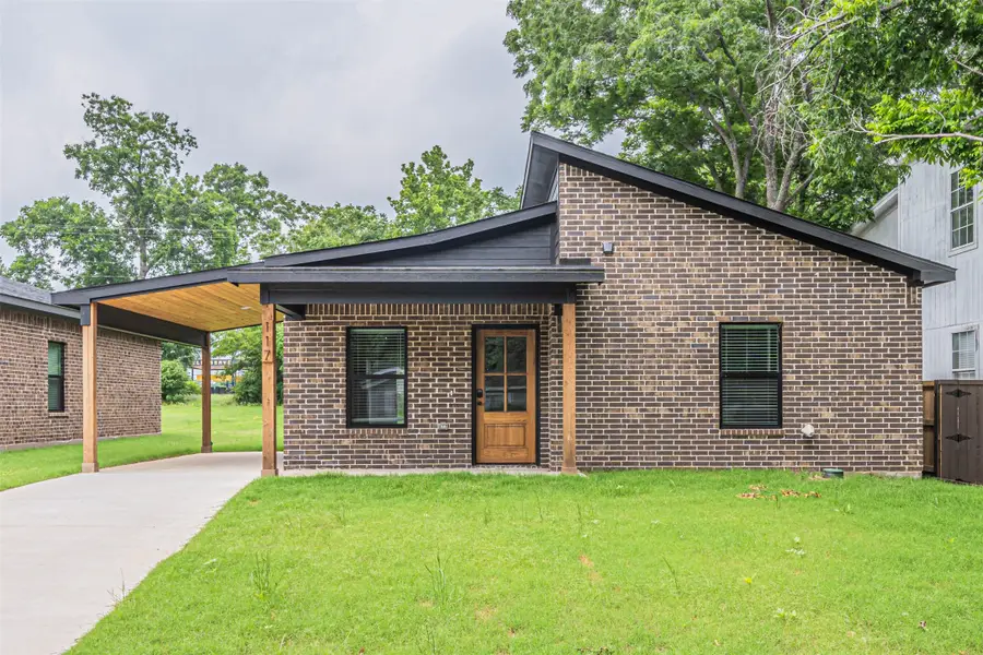 117 W Sears Street, Denison, TX 75021 - Image #2