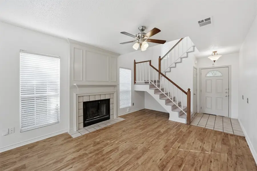 1504 Creek Bank Lane, Arlington, TX 76014 - Image #3