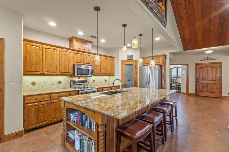 168 Texoma Bluffs Circle, Gordonville, TX 76245 - Image #2