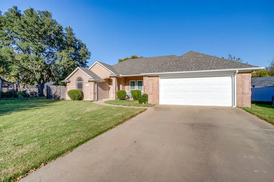 1125 Starling Court, Burleson, TX 76028 - Image #3