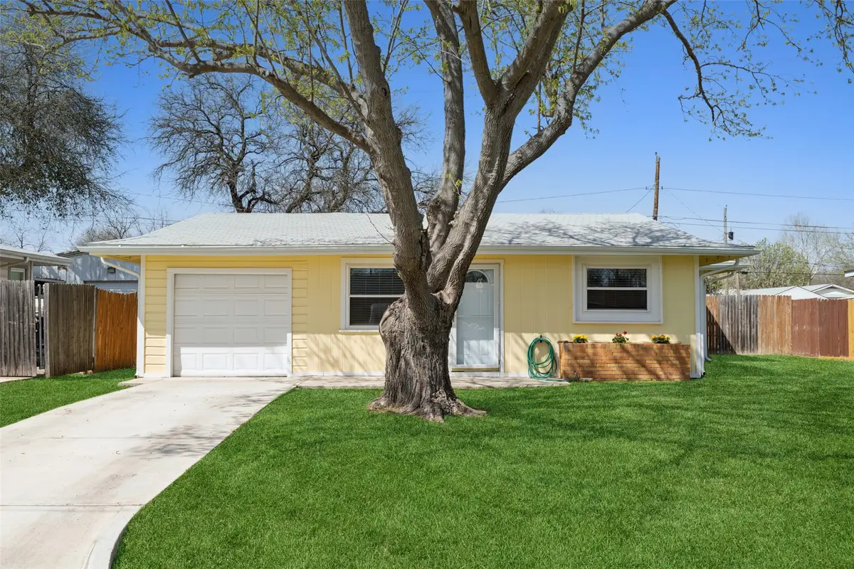 7107 Oak Park Drive, Richland Hills, TX 76118 - Image #1