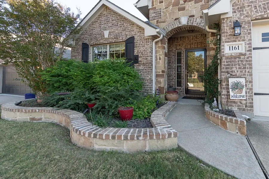 1161 Crest Breeze Drive, Fort Worth, TX 76052 - Image #2