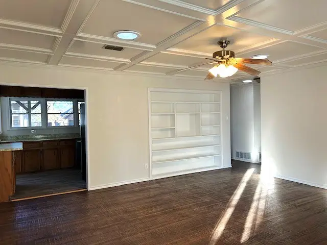 221 W 5th Street, Springtown, TX 76086 - Image #3