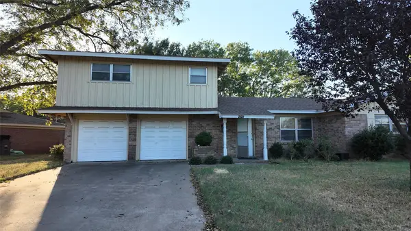 2121 Barbell Lane, Fort Worth, TX 76111
