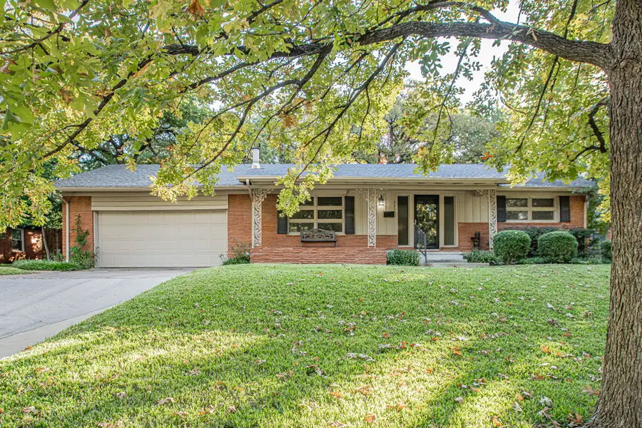 711 Briarwood Boulevard, Arlington, TX 76013 - Image #2