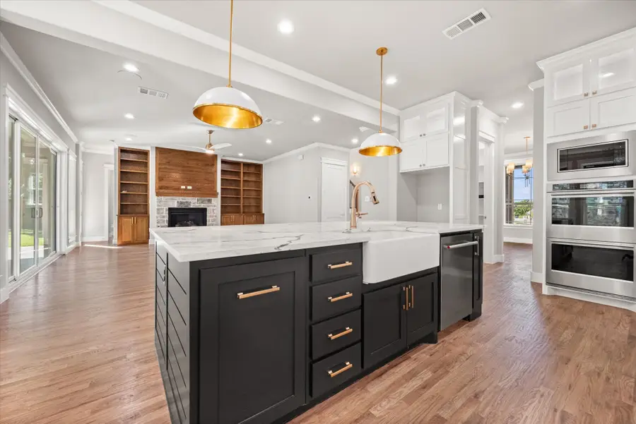 7400 Winding Way Drive, Arlington, TX 76001 - Image #2