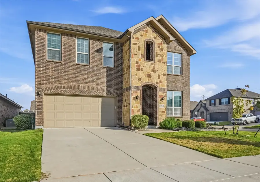 1933 Steppe Trail Drive, Aubrey, TX 76227 - Image #3