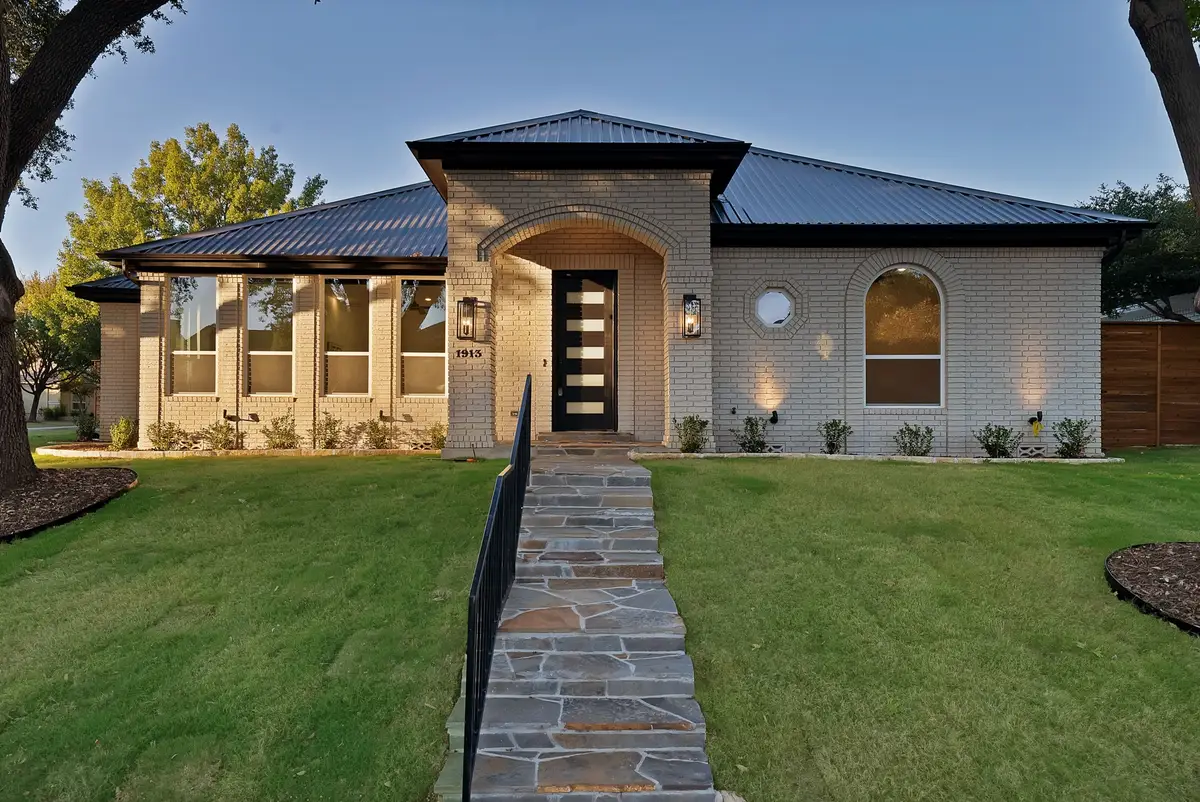 1913 Crockett Circle, Irving, TX 75038 - Image #1
