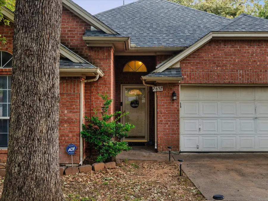 7652 Arbor Ridge Court, Fort Worth, TX 76112 - Image #3