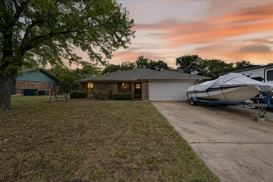 405 Nita Court, Crowley, TX 76036 - Image #2