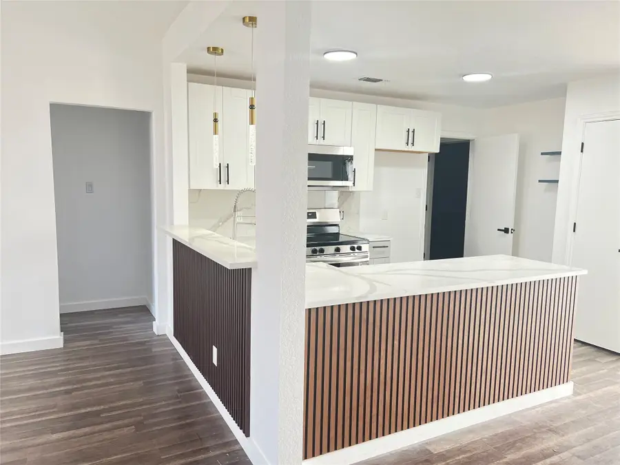 1116 Cresthaven Drive, Lancaster, TX 75134 - Image #2