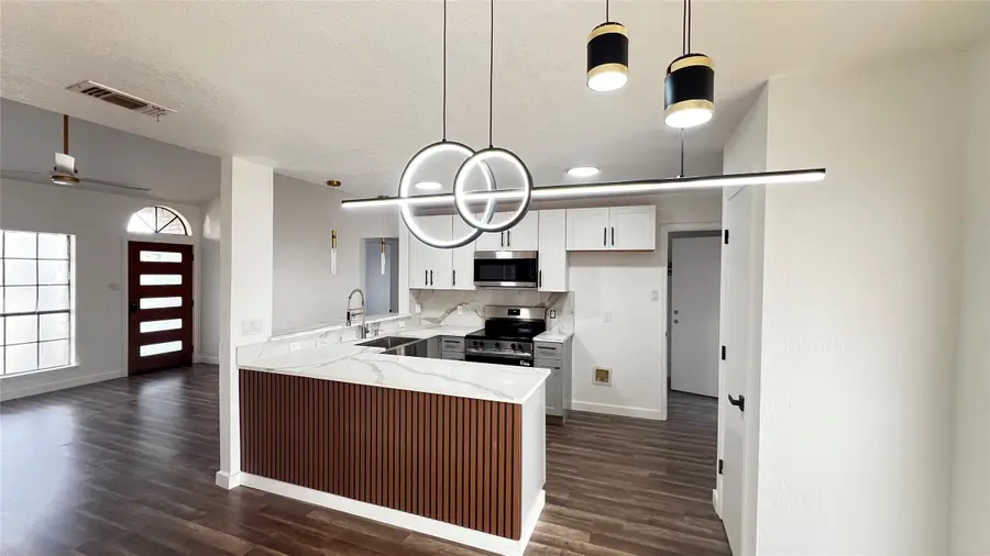 1116 Cresthaven Drive, Lancaster, TX 75134 - Image #3