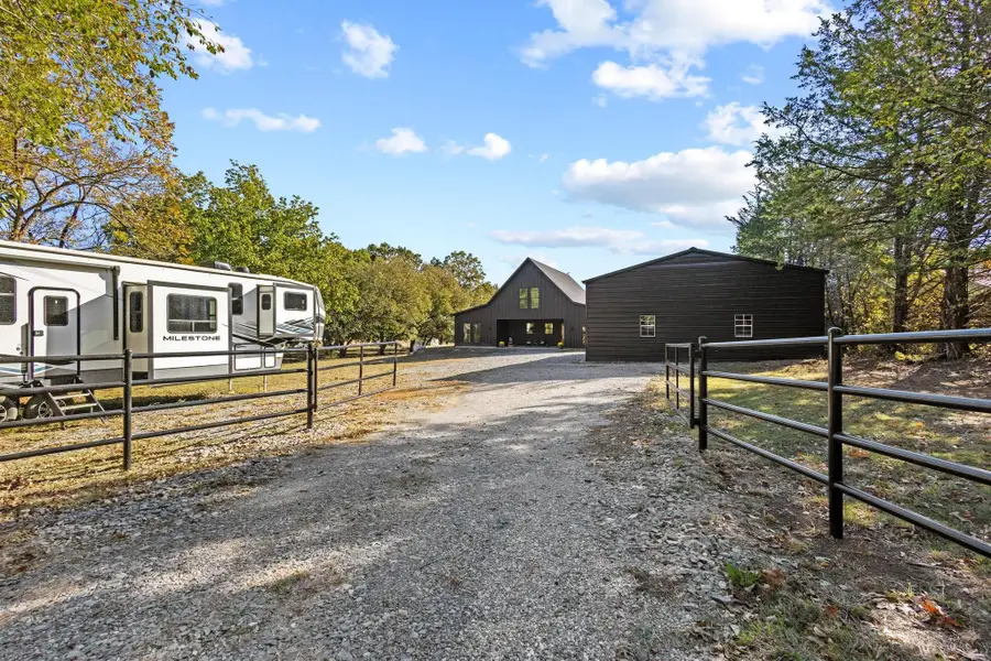 430 N Washburn Road, Bells, TX 75414 - Image #2