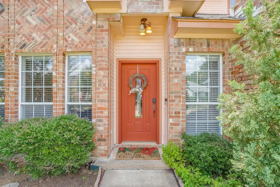 1709 Circle Creek Drive, Lewisville, TX 75067 - Image #2