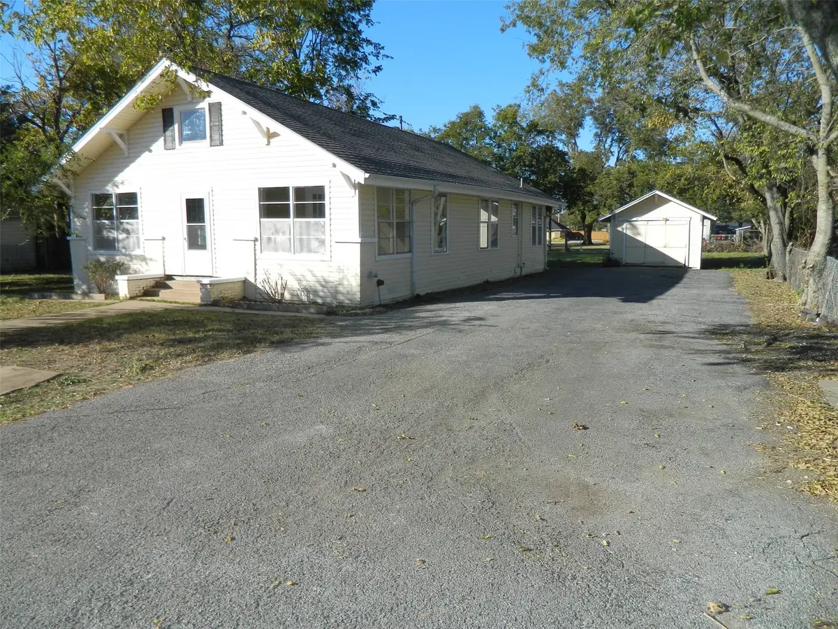 110 W Mulberry Street, Leonard, TX 75452 - Image #1