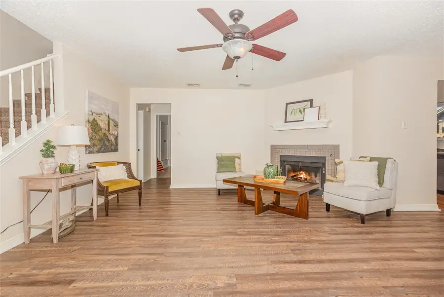 404 Nita Lane, Euless, TX 76040 - Image #3