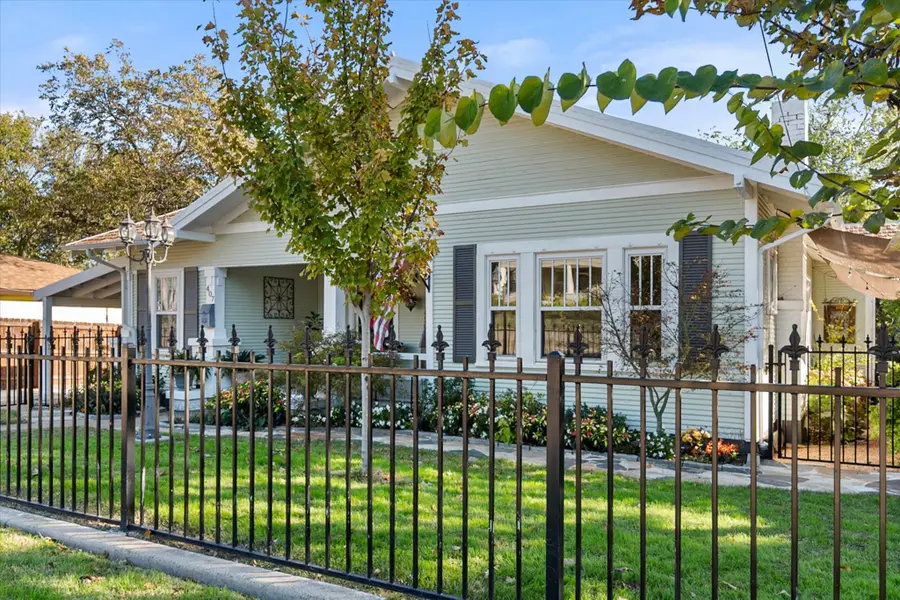 407 W Columbia Street, Weatherford, TX 76086 - Image #2