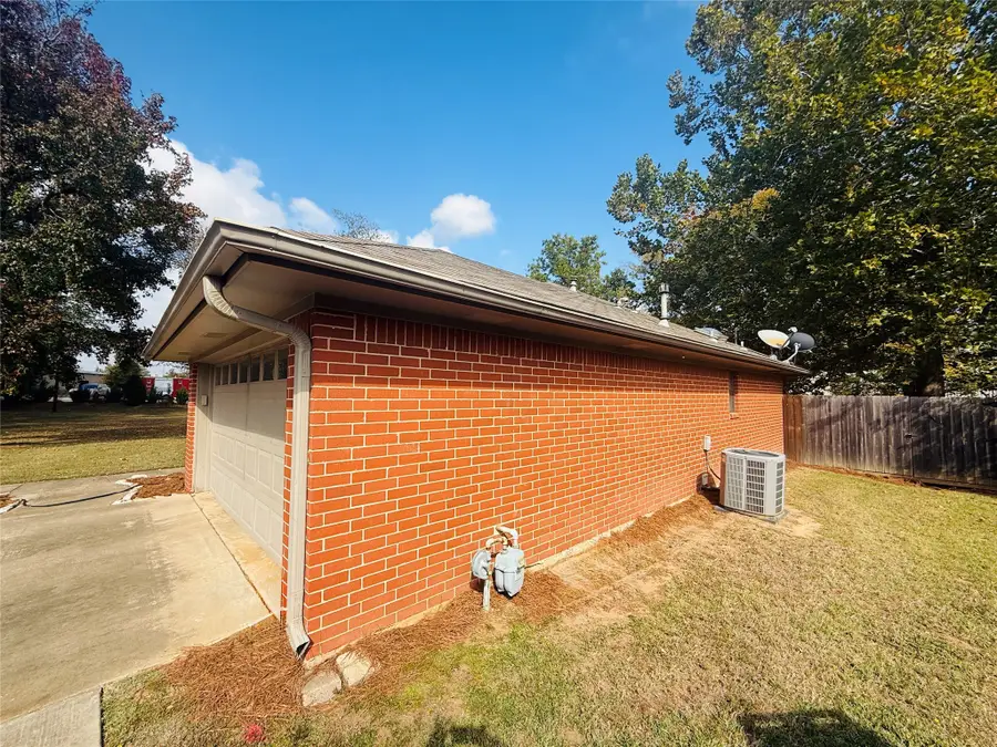 225 SE 35th Street, Paris, TX 75460 - Image #3