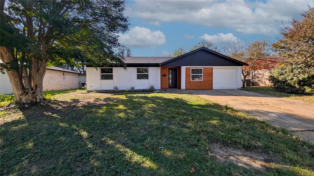 6836 Alma Street, Forest Hill, TX 76140 - Image #1