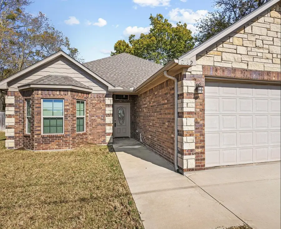 2239 E Tuck Street, Sherman, TX 75090 - Image #2