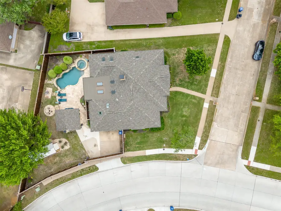 2516 Pepper Tree Circle, McKinney, TX 75072 - Image #2