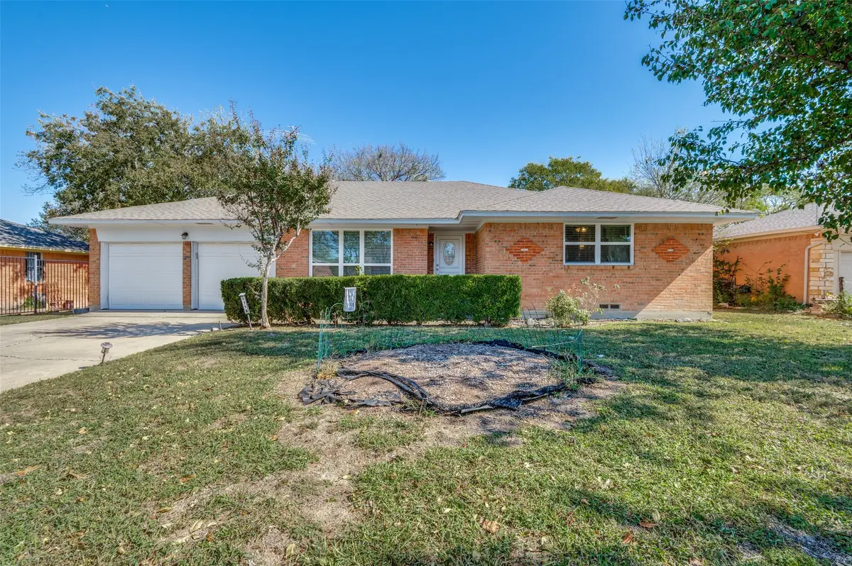 5718 Trailwood Drive, Dallas, TX 75241 - Image #1