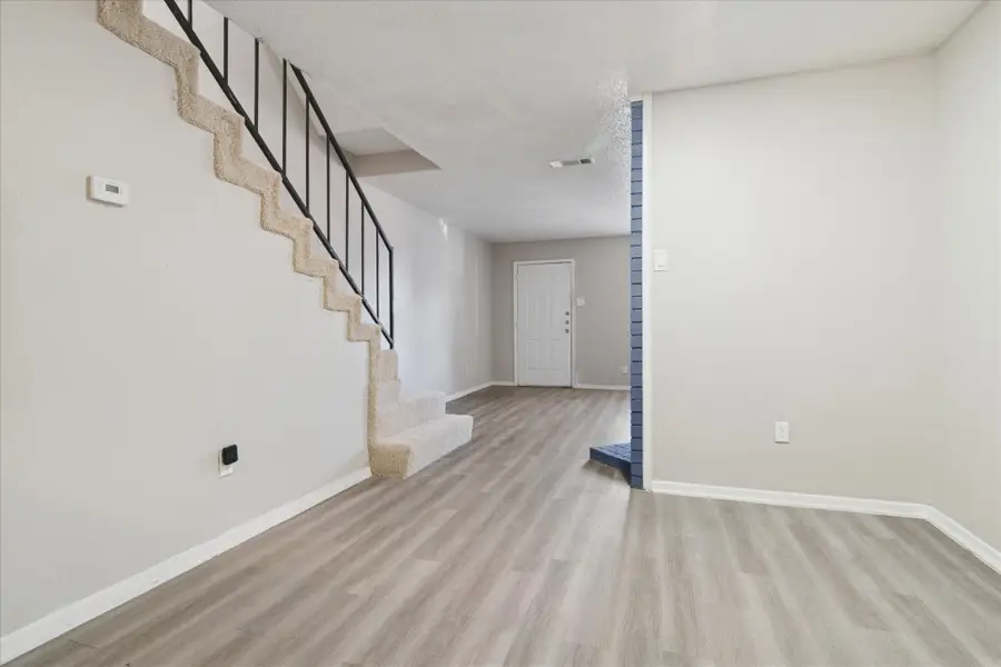 2195 W Aspen Drive, Dallas, TX 75227 - Image #2