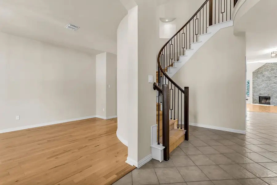 528 Lake Point Drive, Little Elm, TX 75068 - Image #2