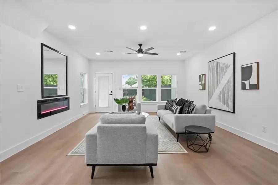 1405 S Barry Avenue, Dallas, TX 75223 - Image #3