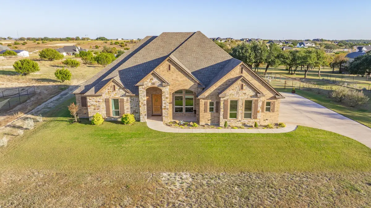 1077 Eagles Bluff Drive, Weatherford, TX 76087 - Image #1