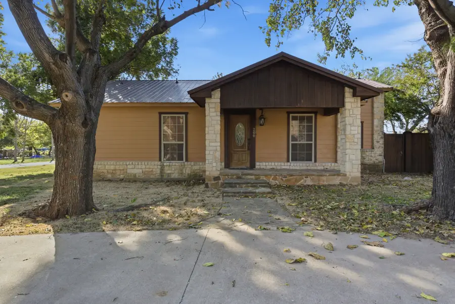 200 N Elm Lane, Tolar, TX 76476 - Image #2