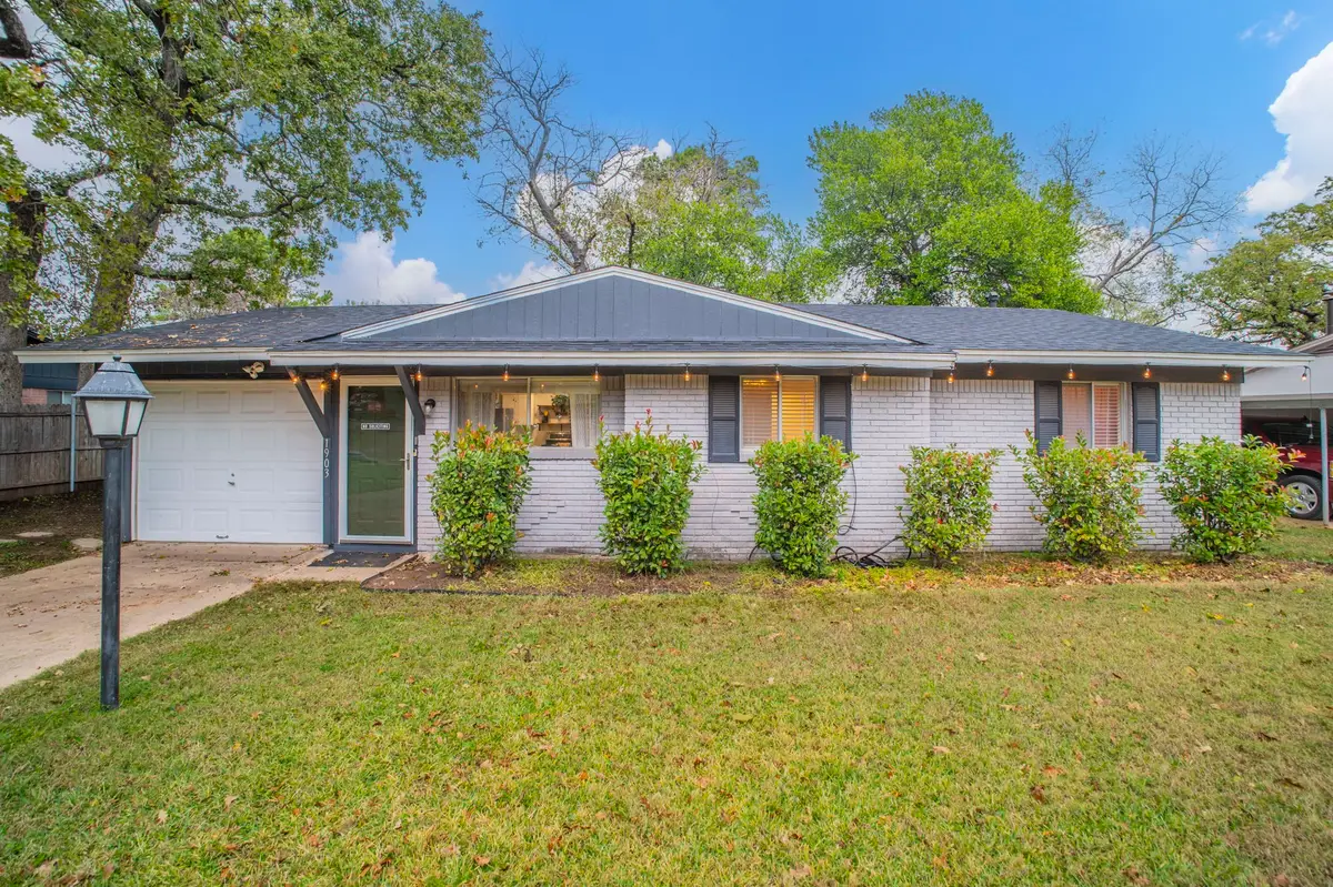 1903 Dogwood Drive, Arlington, TX 76012 - Image #1