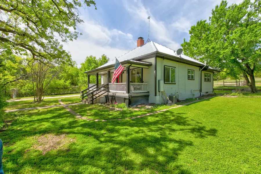 1301 Zion Hill Loop, Weatherford, TX 76088 - Image #3