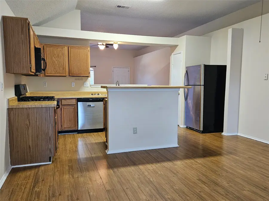 1448 Ridgecreek Drive, Lewisville, TX 75067 - Image #3