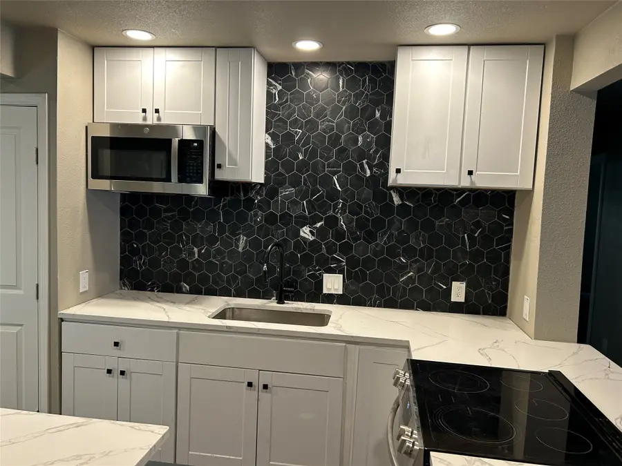 2815 Hedgerow Drive, Dallas, TX 75235 - Image #3