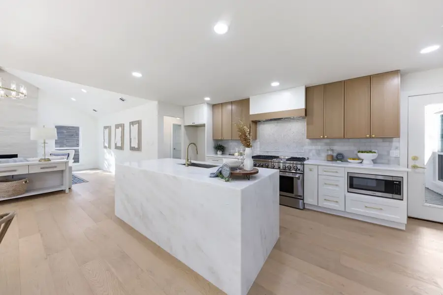 6415 Axton Lane, Dallas, TX 75214 - Image #2