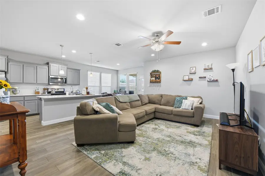 2381 Waggoner Ranch Drive, Weatherford, TX 76087 - Image #2