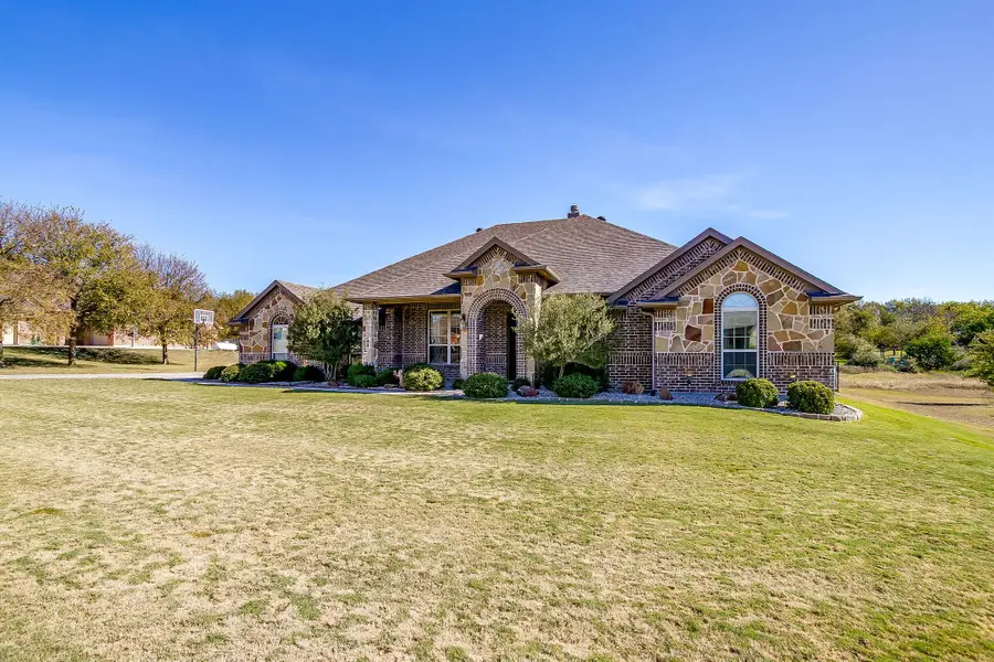 531 Parker Oaks Lane, Weatherford, TX 76087 - Image #2
