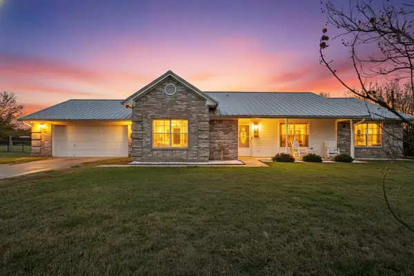 1303 Hutchins Lane, Reno, TX 76082