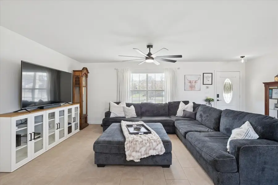 1303 Hutchins Lane, Reno, TX 76082 - Image #2