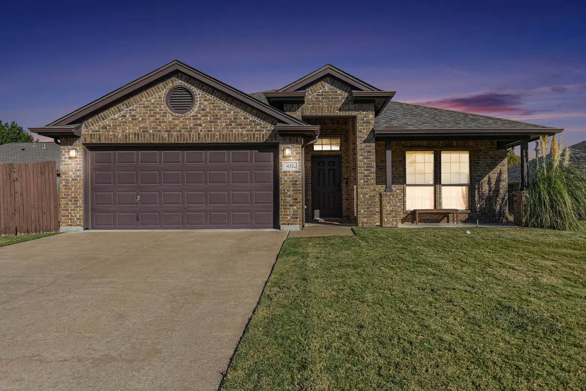 432 Creek Bend Drive, Saginaw, TX 76131 - Image #1