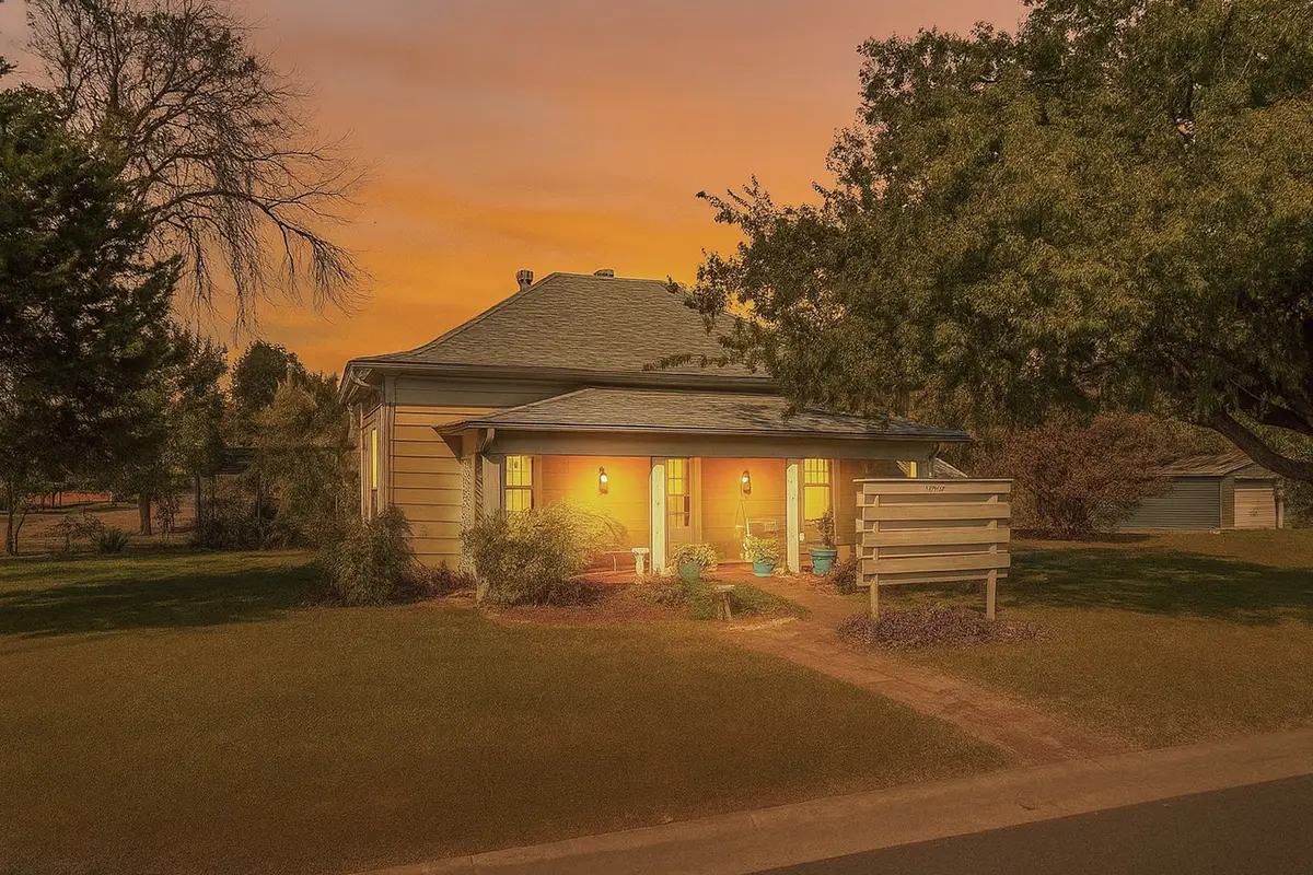 201 N 3rd Street, Krum, TX 76249 - Image #1