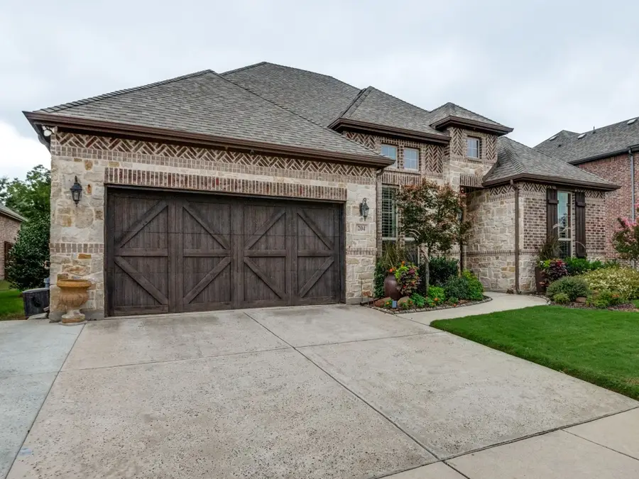 204 Shadow Creek Lane, Hickory Creek, TX 75065 - Image #2