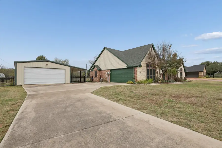 548 Highland Road, Springtown, TX 76082 - Image #2