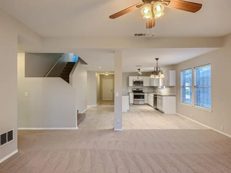 9009 Sagebrush Trail, Aubrey, TX 76227 - Image #3