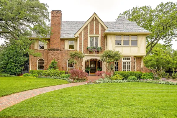 2424 Medford Court W, Fort Worth, TX 76109